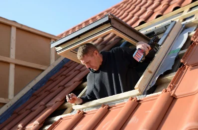 Pose de fenêtres de toit Velux au Grand-Celland